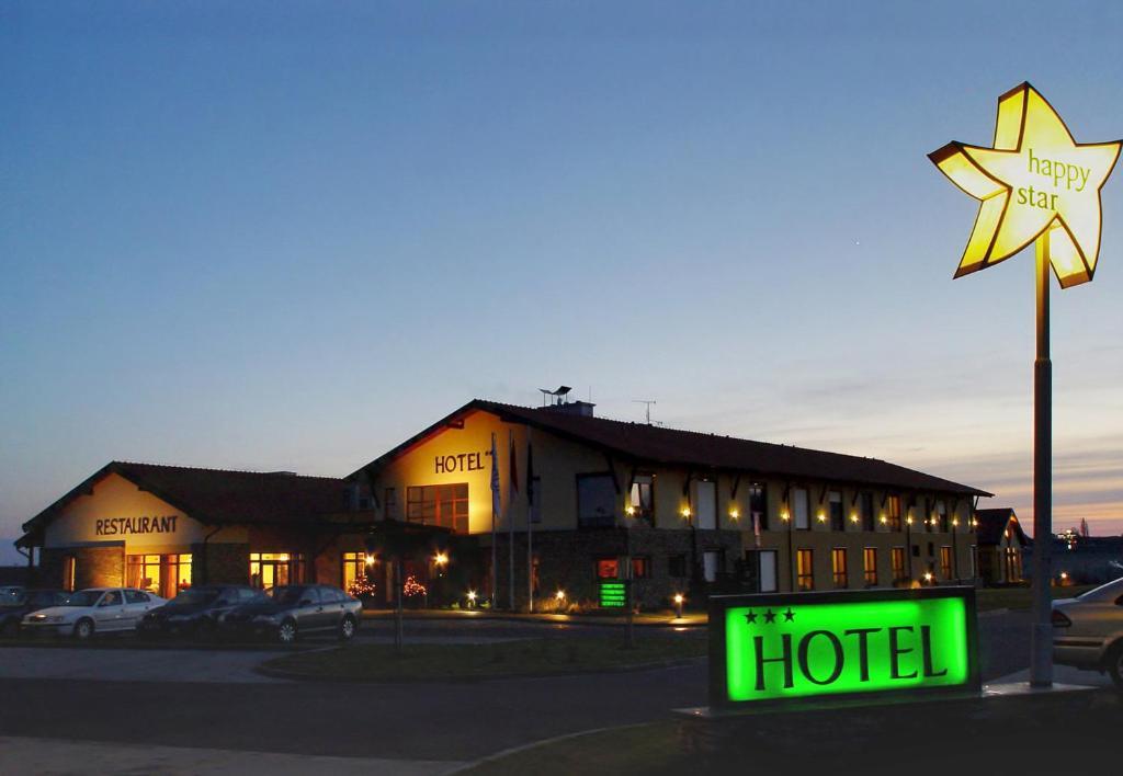 Wellness Hotel Happy Star Hnanice (Znojmo) Exterior foto