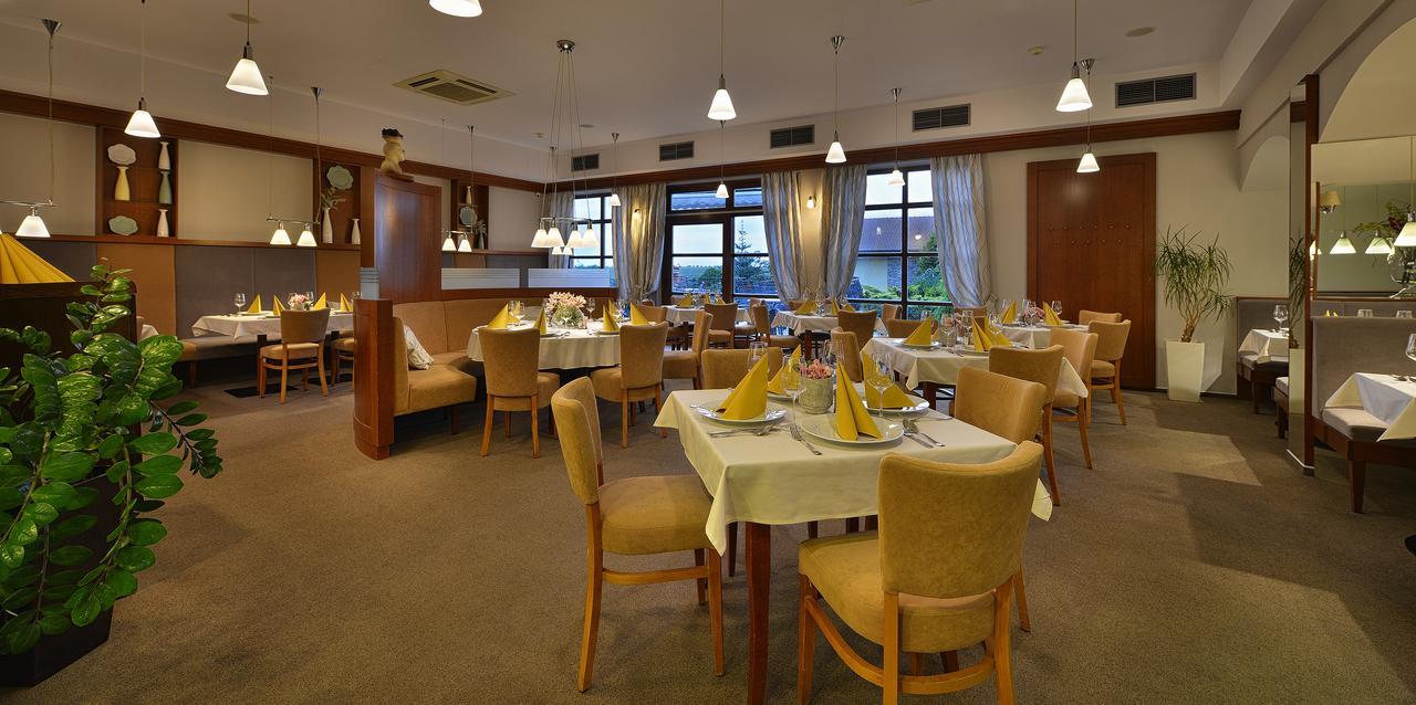 Wellness Hotel Happy Star Hnanice (Znojmo) Exterior foto